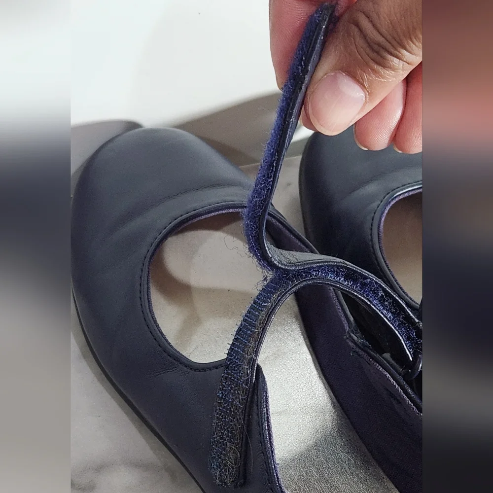 Lands' End blue Mary Janes hook and loop strap school dress shoes girl's size 1